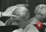 Standbild Hairstylist Fernand Paris Frankreich, 1934, aus Sekunde 42 historischem Filmmaterial Videoclip 65675022435