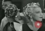 Standbild Hairstylist Fernand Paris Frankreich, 1934, aus Sekunde 44 historischem Filmmaterial Videoclip 65675022435