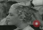 Standbild Hairstylist Fernand Paris Frankreich, 1934, aus Sekunde 53 historischem Filmmaterial Videoclip 65675022435