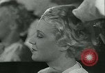 Standbild Hairstylist Fernand Paris Frankreich, 1934, aus Sekunde 55 historischem Filmmaterial Videoclip 65675022435