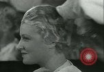 Standbild Hairstylist Fernand Paris Frankreich, 1934, aus Sekunde 56 historischem Filmmaterial Videoclip 65675022435