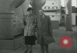 Standbild Ellen Mcadoo und Senor Lopez De Onate Baltimore Maryland USA, 1934, aus Sekunde 25 historischem Filmmaterial Videoclip 65675022437