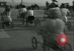 Standbild Mechanik hobby-Pferderennen Santa Monica California USA, 1934, aus Sekunde 34 historischem Filmmaterial Videoclip 65675022442
