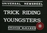 Standbild junge Kinder reiten Pferde Kansas City Missouri USA, 1934, aus Sekunde 11 historischem Filmmaterial Videoclip 65675022443