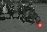 Standbild junge Kinder reiten Pferde Kansas City Missouri USA, 1934, aus Sekunde 27 historischem Filmmaterial Videoclip 65675022443