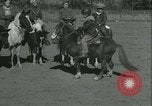 Standbild junge Kinder reiten Pferde Kansas City Missouri USA, 1934, aus Sekunde 31 historischem Filmmaterial Videoclip 65675022443