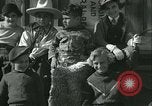 Standbild junge Kinder reiten Pferde Kansas City Missouri USA, 1934, aus Sekunde 34 historischem Filmmaterial Videoclip 65675022443