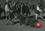 Standbild junge Kinder reiten Pferde Kansas City Missouri USA, 1934, aus Sekunde 37 historischem Filmmaterial Videoclip 65675022443