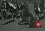 Standbild junge Kinder reiten Pferde Kansas City Missouri USA, 1934, aus Sekunde 43 historischem Filmmaterial Videoclip 65675022443