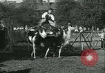 Standbild junge Kinder reiten Pferde Kansas City Missouri USA, 1934, aus Sekunde 57 historischem Filmmaterial Videoclip 65675022443
