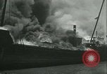 Image Santa Paula pétrolier en flammes Hunters Point California USA, 1933, de la seconde 15 séquences d'archives historiques vidéo 65675022446