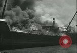 Image Santa Paula pétrolier en flammes Hunters Point California USA, 1933, de la seconde 17 séquences d'archives historiques vidéo 65675022446