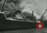 Image Santa Paula pétrolier en flammes Hunters Point California USA, 1933, de la seconde 18 séquences d'archives historiques vidéo 65675022446