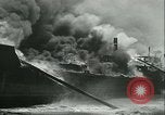 Image Santa Paula pétrolier en flammes Hunters Point California USA, 1933, de la seconde 24 séquences d'archives historiques vidéo 65675022446