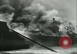 Image Santa Paula pétrolier en flammes Hunters Point California USA, 1933, de la seconde 25 séquences d'archives historiques vidéo 65675022446