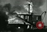 Image Santa Paula pétrolier en flammes Hunters Point California USA, 1933, de la seconde 32 séquences d'archives historiques vidéo 65675022446