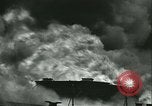 Image Santa Paula pétrolier en flammes Hunters Point California USA, 1933, de la seconde 38 séquences d'archives historiques vidéo 65675022446
