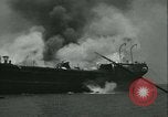 Image Santa Paula pétrolier en flammes Hunters Point California USA, 1933, de la seconde 44 séquences d'archives historiques vidéo 65675022446