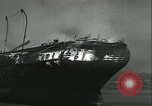 Image Santa Paula pétrolier en flammes Hunters Point California USA, 1933, de la seconde 52 séquences d'archives historiques vidéo 65675022446
