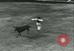 Immagine di La corrida Mont-De-Marsan Francia, 1933, secondo 21 filmato di repertorio 65675022452
