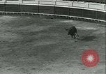 Immagine di La corrida Mont-De-Marsan Francia, 1933, secondo 39 filmato di repertorio 65675022452