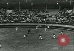 Immagine di La corrida Mont-De-Marsan Francia, 1933, secondo 61 filmato di repertorio 65675022452