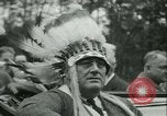 Standbild Präsident Roosevelt mit Pfadfindern Ten Mile River New York USA, 1933, aus Sekunde 32 historischem Filmmaterial Videoclip 65675022453