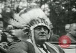 Standbild Präsident Roosevelt mit Pfadfindern Ten Mile River New York USA, 1933, aus Sekunde 44 historischem Filmmaterial Videoclip 65675022453