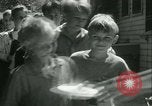 Standbild frische Luft Camp Sommer Camp für Kinder aus armen Familien Sylvan Lake Michigan USA, 1933, aus Sekunde 39 historischem Filmmaterial Videoclip 65675022459