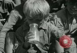 Standbild frische Luft Camp Sommer Camp für Kinder aus armen Familien Sylvan Lake Michigan USA, 1933, aus Sekunde 41 historischem Filmmaterial Videoclip 65675022459