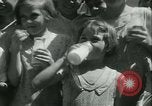 Standbild frische Luft Camp Sommer Camp für Kinder aus armen Familien Sylvan Lake Michigan USA, 1933, aus Sekunde 47 historischem Filmmaterial Videoclip 65675022459