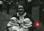 Image des jumeaux identiques tournoi Albany New York USA, 1931, de la seconde 42 séquences d'archives historiques vidéo 65675022463