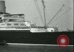 Standbild Hollywood Film Magnat Carl Laemmle an Bord des Schiffes Europa New York City USA, 1931, aus Sekunde 18 historischem Filmmaterial Videoclip 65675022464