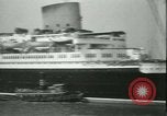 Standbild Hollywood Film Magnat Carl Laemmle an Bord des Schiffes Europa New York City USA, 1931, aus Sekunde 22 historischem Filmmaterial Videoclip 65675022464