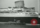 Standbild Hollywood Film Magnat Carl Laemmle an Bord des Schiffes Europa New York City USA, 1931, aus Sekunde 23 historischem Filmmaterial Videoclip 65675022464