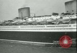 Standbild Hollywood Film Magnat Carl Laemmle an Bord des Schiffes Europa New York City USA, 1931, aus Sekunde 28 historischem Filmmaterial Videoclip 65675022464