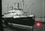 Standbild Hollywood Film Magnat Carl Laemmle an Bord des Schiffes Europa New York City USA, 1931, aus Sekunde 40 historischem Filmmaterial Videoclip 65675022464