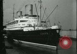 Standbild Hollywood Film Magnat Carl Laemmle an Bord des Schiffes Europa New York City USA, 1931, aus Sekunde 43 historischem Filmmaterial Videoclip 65675022464