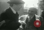 Standbild Hollywood Film Magnat Carl Laemmle an Bord des Schiffes Europa New York City USA, 1931, aus Sekunde 56 historischem Filmmaterial Videoclip 65675022464