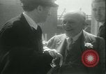 Standbild Hollywood Film Magnat Carl Laemmle an Bord des Schiffes Europa New York City USA, 1931, aus Sekunde 60 historischem Filmmaterial Videoclip 65675022464