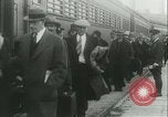 Standbild illegale Einwanderer abgeschoben über Ellis Island Communipaw New Jersey USA, 1931, aus Sekunde 30 historischem Filmmaterial Videoclip 65675022469