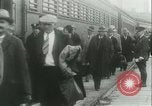 Standbild illegale Einwanderer abgeschoben über Ellis Island Communipaw New Jersey USA, 1931, aus Sekunde 31 historischem Filmmaterial Videoclip 65675022469