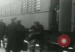 Standbild illegale Einwanderer abgeschoben über Ellis Island Communipaw New Jersey USA, 1931, aus Sekunde 33 historischem Filmmaterial Videoclip 65675022469