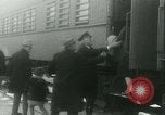 Standbild illegale Einwanderer abgeschoben über Ellis Island Communipaw New Jersey USA, 1931, aus Sekunde 34 historischem Filmmaterial Videoclip 65675022469