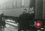 Standbild illegale Einwanderer abgeschoben über Ellis Island Communipaw New Jersey USA, 1931, aus Sekunde 35 historischem Filmmaterial Videoclip 65675022469