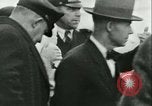 Standbild illegale Einwanderer abgeschoben über Ellis Island Communipaw New Jersey USA, 1931, aus Sekunde 41 historischem Filmmaterial Videoclip 65675022469