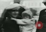 Standbild illegale Einwanderer abgeschoben über Ellis Island Communipaw New Jersey USA, 1931, aus Sekunde 48 historischem Filmmaterial Videoclip 65675022469