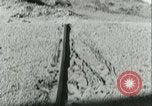 Standbild Los Angeles Aquädukt Pipeline Jawbone Canyon, 1931, aus Sekunde 10 historischem Filmmaterial Videoclip 65675022470