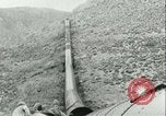 Standbild Los Angeles Aquädukt Pipeline Jawbone Canyon, 1931, aus Sekunde 20 historischem Filmmaterial Videoclip 65675022470