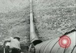 Standbild Los Angeles Aquädukt Pipeline Jawbone Canyon, 1931, aus Sekunde 21 historischem Filmmaterial Videoclip 65675022470